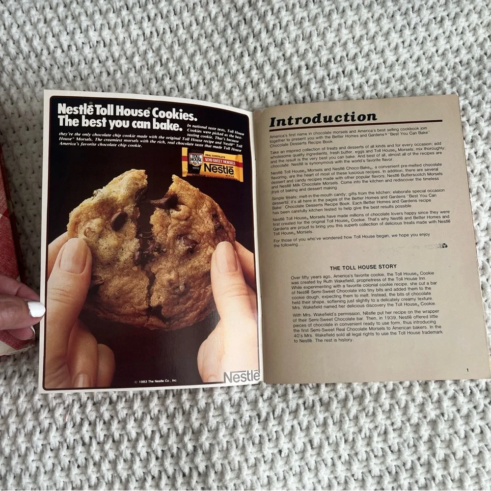 Better Homes and Garden New Cook Book 1970 with “Best You Can Bake” dessert book